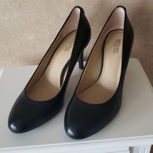 Michael Kors Leather Pumps
